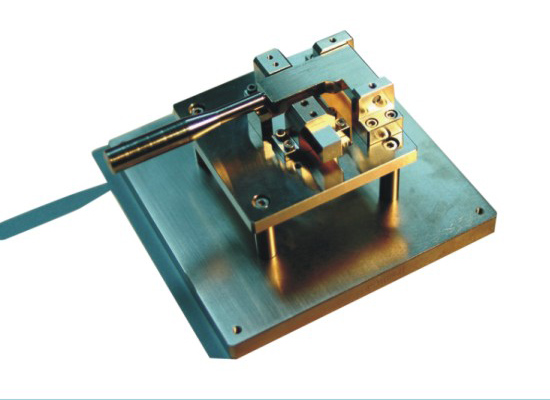 Sealant positioning fixture